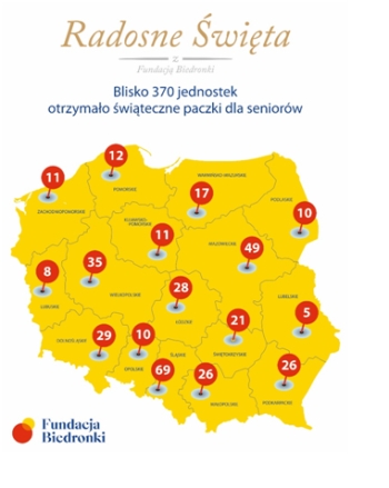 Pacjenci Zakładu Opiekuńczo – Leczniczego trzymali prezenty od Fundacji Biedronki